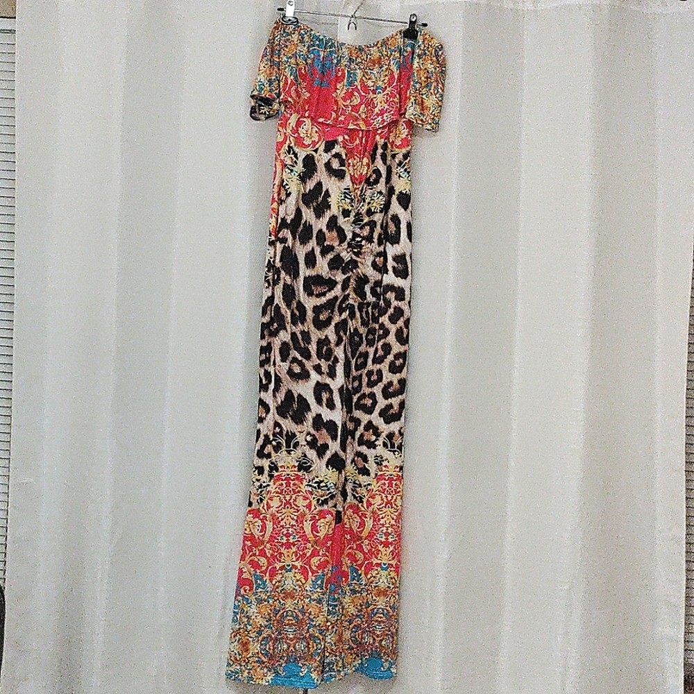 Beautiful- One of a Kind Bahama Original Scrunch butt- off shoulder dress.
